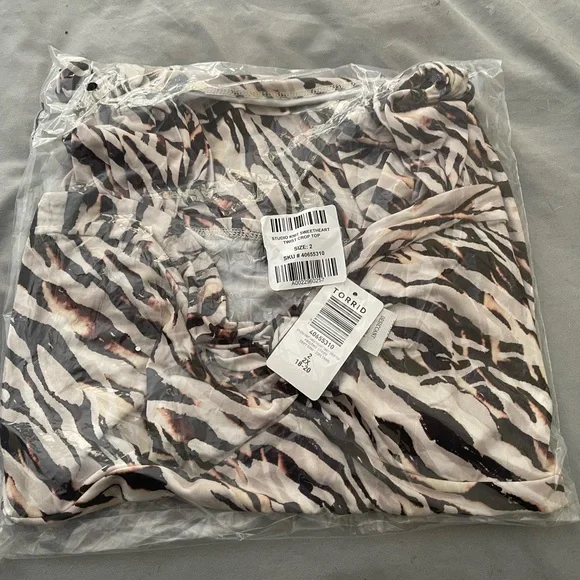 Torrid Sweetheart Twist Top- Zebra - Picture 5 of 8